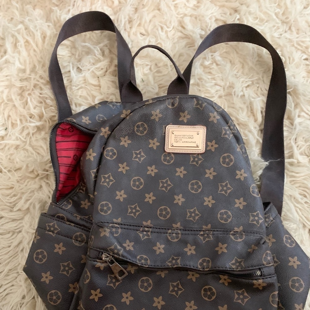 Backpack Brown & Tan Exterior Canvas & Red Inside Lining Gold Hardware - Picture 3 of 16